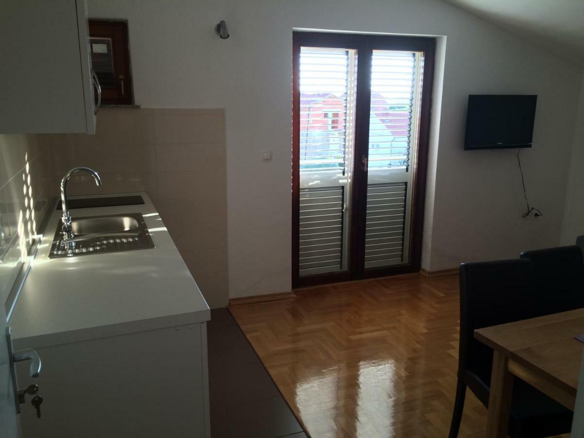 Apartments Antonija Sukosan Bagian luar foto
