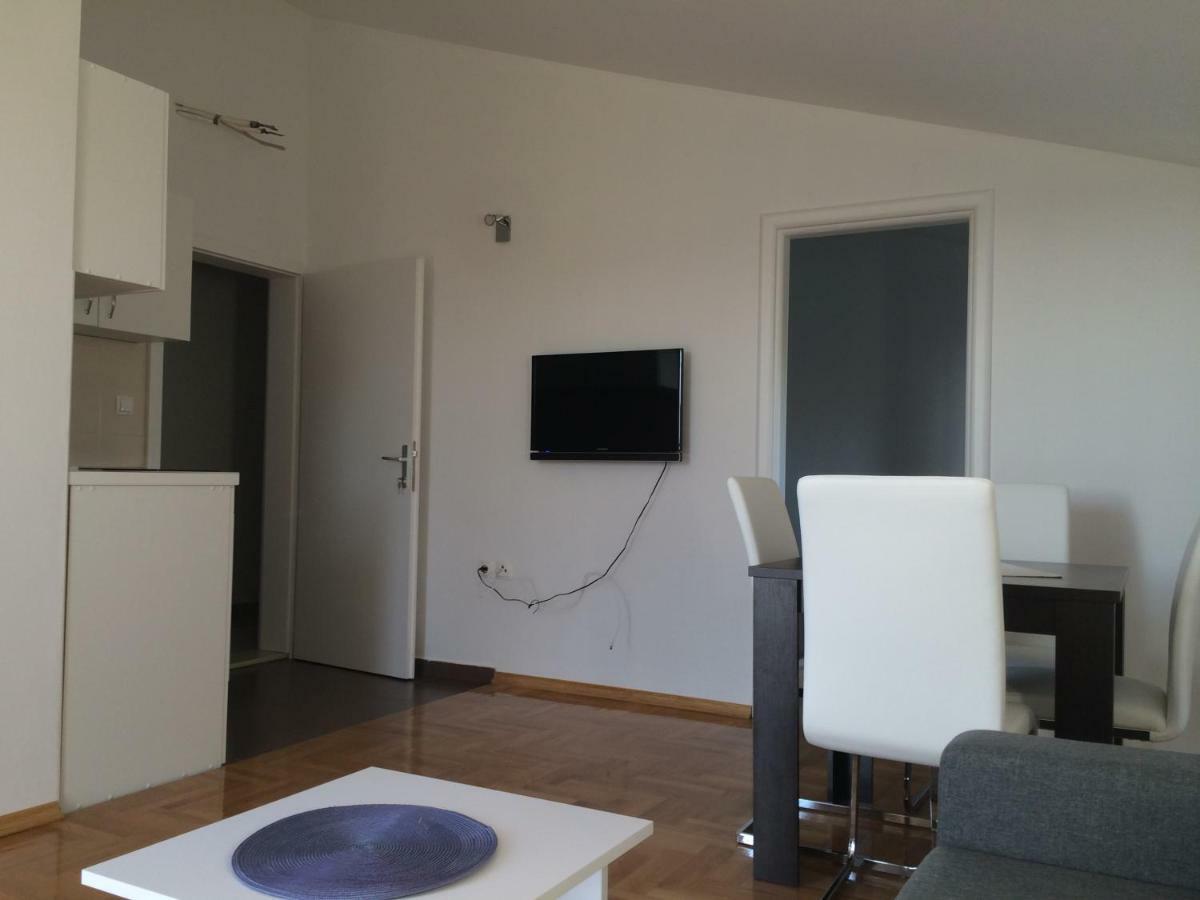 Apartments Antonija Sukosan Bagian luar foto